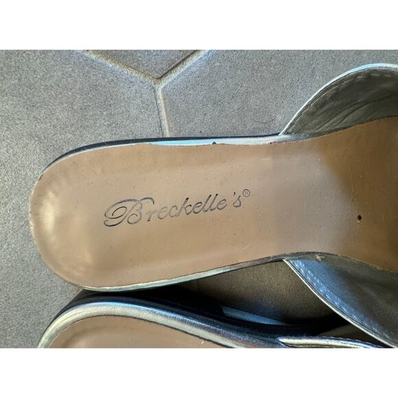 Breckelle's Women's Silver Slides Size 8 - Picture 3 of 5